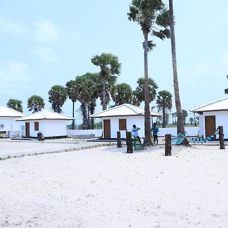 Palm Beach Resort Ceylon จาฟนา ภายนอก รูปภาพ