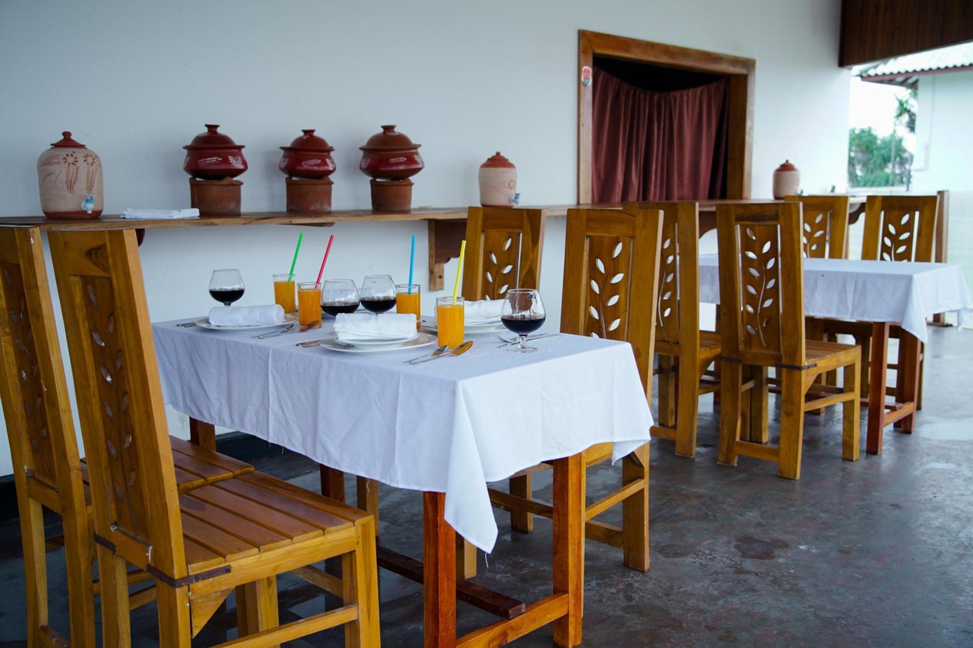 Palm Beach Resort Ceylon จาฟนา ภายนอก รูปภาพ